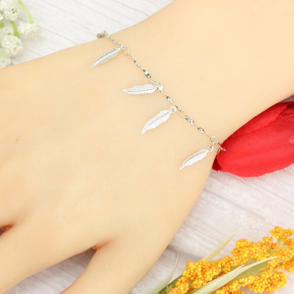 "Trendy Handmade Bracelet – A Thoughtful Gift for Girls & Women | UNVRC1158 - Picture 6 of 10